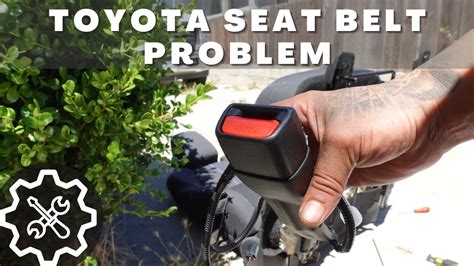 Non Locking Seat Belt Replacing Front Seat Belt Buckle On Toyota