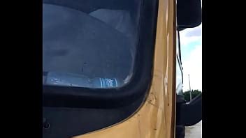 morena caliente teniendo sexo caliente en el autobús XVIDEOS