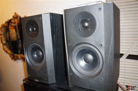 Bowers And Wilkins B W Dm Prism Bookshelf Speakers Photo