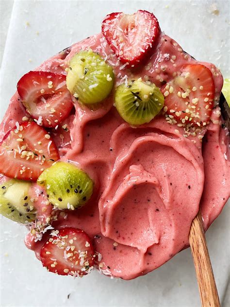 Strawberry Kiwi Smoothie Bowl The Hint Of Rosemary