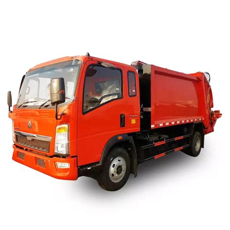 GARBAGE COMPACTOR TRUCK