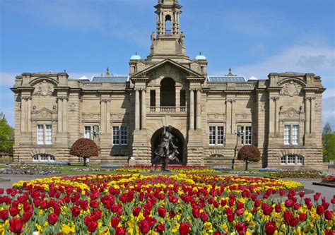 Cartwright Hall Galleries In Bradford Creative Tourist