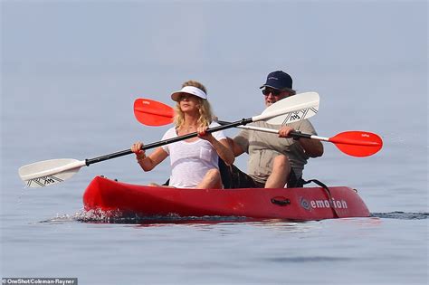 Kate Hudson Makes A Splash In Hot Pink Bikini As She Cruises Through The Italian Coast Daily