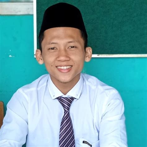 Akang Lulusan Sarjana Agama Di Sekolah Tinggi Agama Islam Nurul Iman Stai Nurul Iman Parung