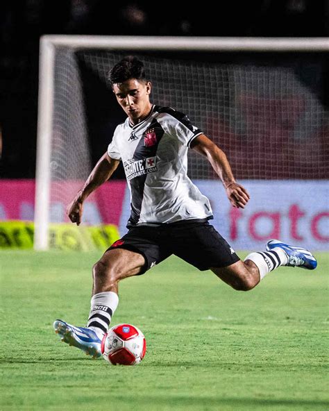 Vasco ainda tem dúvidas na escalação para enfrentar o AthleticoJogada