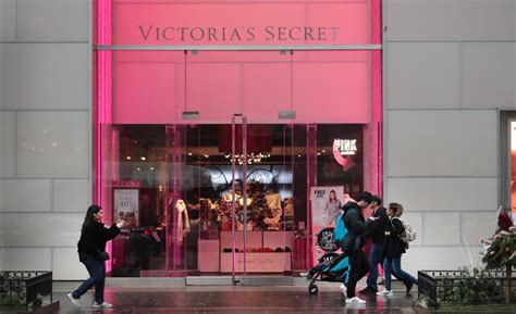 Victorias Secret Models Demand End To Sexual Harassment At The Fashion