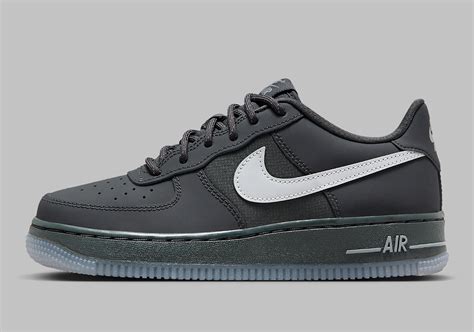 Nike Air Force 1 Low GS Swoosh réfléchissant FV3980 001 Crumpe