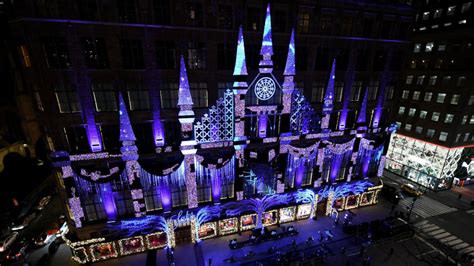 Watch: Saks Fifth Avenue unveils annual holiday light show