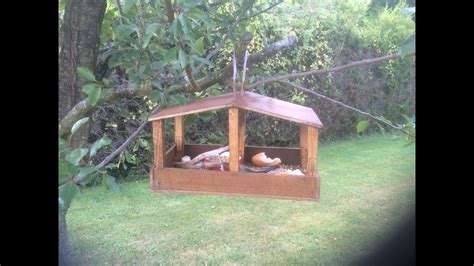 Cabane A Oiseaux A Construire Cabane Oiseaux En Bois Reprenant La