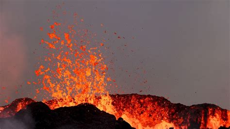 Lislande En Tat Dalerte Face La Menace D Une Ruption Volcanique