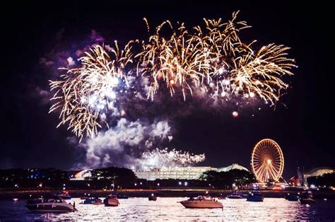 Firework Cruise | Chicago Boat Cruises | Boat Rental Chicago