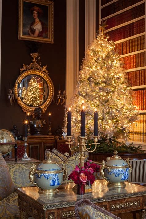 Carolyne Roehm S Secrets To Holiday Entertaining Christmas Aesthetic