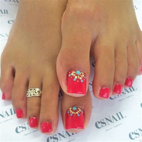 24 Eye Catching Toe Nail Art Ideas You Must Try Pretty Toe Nails