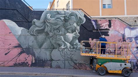 Trabajo En Progreso De Kraser Un Gran Mural En Cartagena Cuya