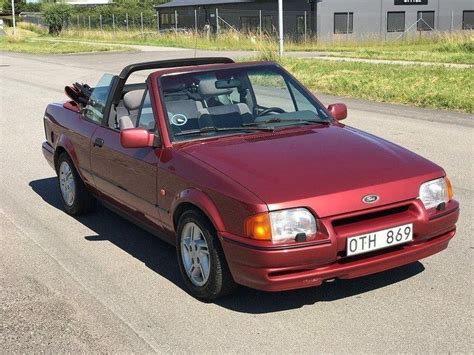 Såld Ford Escort Cabriolet 1 6 102 begagnad 1990 6 000 mil i Trelleborg