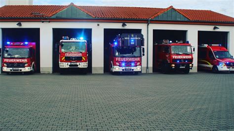 Einsatzleitwagen Der Freiwilligen Feuerwehr Neu Anspach Youtube