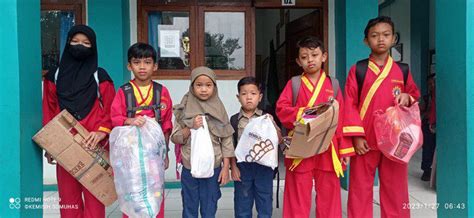 Gerakan Sedekah Sampah Di Sekolah Antarkan Butuk Kemisih Raih Indonesia