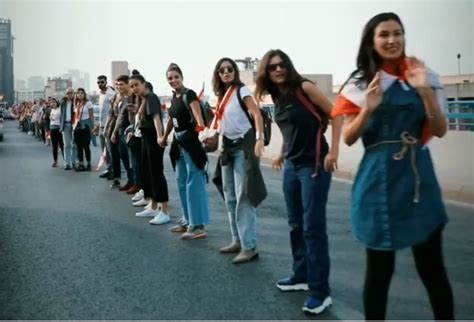 Cnn Protesters In Lebanon Formed A Human Chain Across The Entire