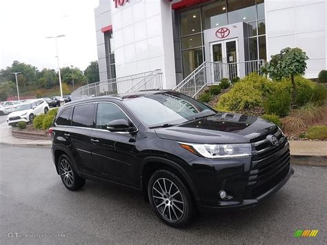 Midnight Black Metallic Toyota Highlander Se Awd Photo