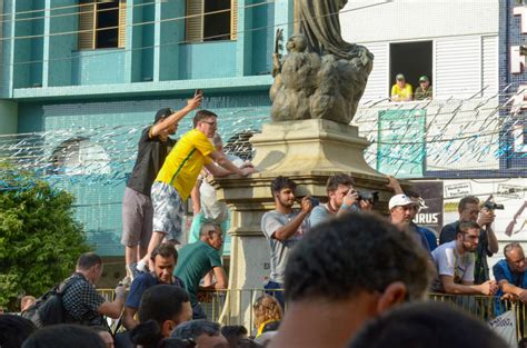 Veja imagens da homenagem à padroeira do Brasil em Aparecida nesta