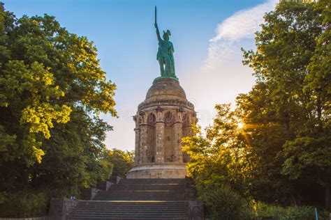 Hermannsdenkmal Monumento Hermann é A Estátua Mais Alta Da Alemanha