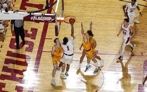 Men's Basketball | Mullins Center