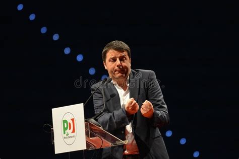 Capo Di Matteo Renzi Del Partito Democratico Italiano Durante Il Raduno