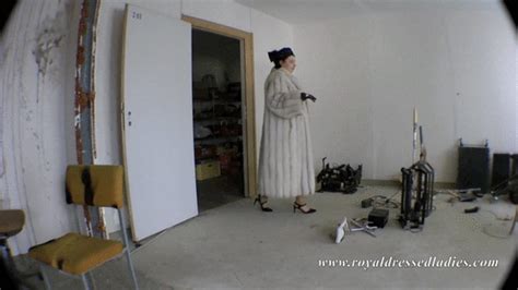 Daisy Xtreme Dildo Fuck In Fur Coat FAPCAT