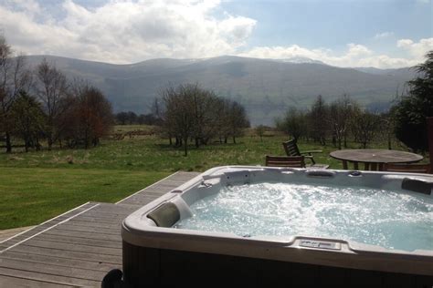 Loch Tay Hot Tub Lodges - Visit Loch Tay Lodges in Scotland