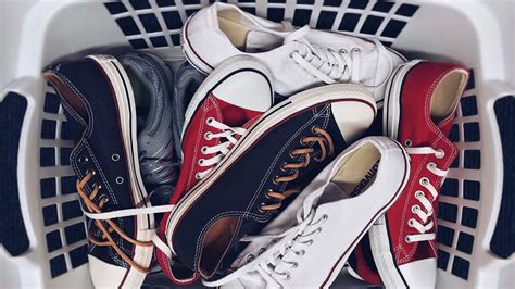 5 Cara Mencuci Sepatu Yang Benar Sesuai Jenisnya Agar Tak Mudah Rusak