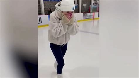 V Deo La Inevitable Emoci N De Una Patinadora Sobre La Pista De Hielo