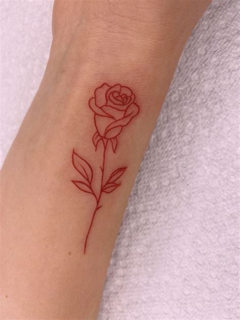 Pin By Skull Tattoo Studio On Salvar Impress O In Rose Tattoos