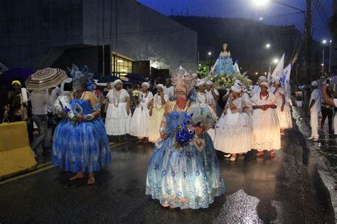 Festa De Iemanj Leva Mais De Cinco Mil Pessoas Praia Da Enseada