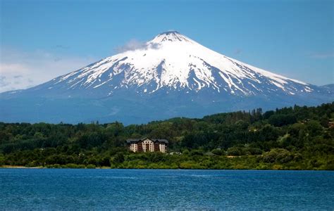 Villarrica volcano, Chile - | Amazing Places