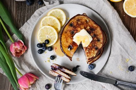 Saftige Zitronen Ricotta Pancakes Mit Blaubeeren Und Honig Was Is