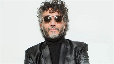 Fito Páez vuelve a dar un show por internet desde su casa