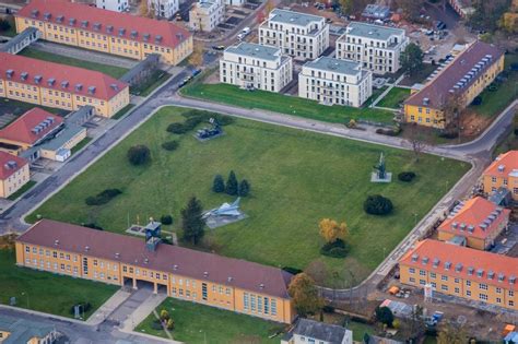 Luftbild Berlin Gebäudekomplex der Bundeswehr Militär General