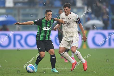 Giacomo Raspadori Sassuolofrancesco Di Tacchio Salernitana Editorial