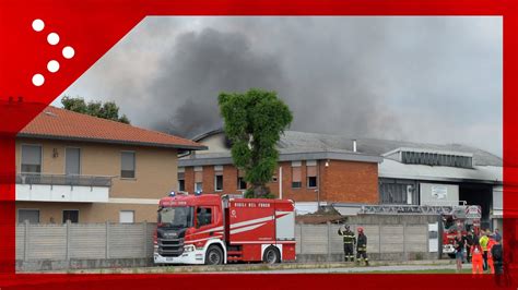 Incendio A Ceriano Laghetto Monza In Corso Operazioni Spegnimento