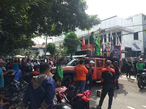 Aliansi Buruh Tuntut Kenaikan Umk Kabupaten Bogor Persen