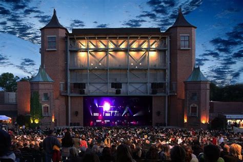 Beautiful Starlight Theater Kansas City Broadway Under The Stars Kansas City Kansas City