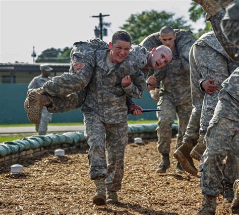 Women Soldiers Make History In First Gender Integrated Ranger School