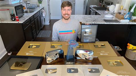 Watch Talented Creator Makes Eye Popping Youtube Play Button As