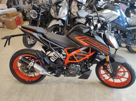 Car Gr KTM 125 Duke 23 ABS