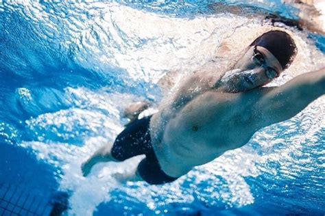 10 ejercicios efectivos para fortalecer los músculos en la natación