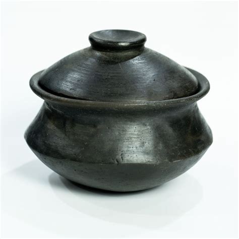 A Guide to Clay Cooking Pots | Clay pots, Handmade clay pots, Rustic black