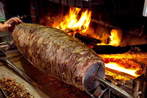 Türkischer Kebab nach der Stadt Erzurum Cağ Kebabı Türkische Rezepte