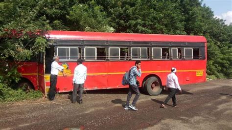 St Bus Accident एसटी बसचा ब्रेक फेल झाल्याने भीषण अपघात एका महिलेचा