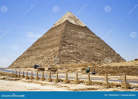 Gizeh Egypte Peut La Pyramide De Chephren Et Une Route Dans