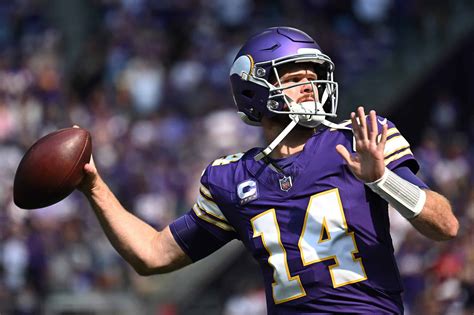 Sam Darnold Linked Up With Vikings Legend Ahead Of Sunday S Game